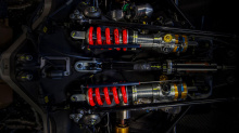 Как следует из названия, Essenza оснащена атмосферным двигателем V12, установленным за водителем, мощностью более 830 л.с. Всего будет произведено 40 штук. Но сегодня мы сосредоточимся на каркасе безопасности из карбона класса FIA Hypercar. Междунаро