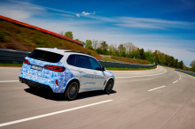 Toyota и Hyundai все еще работают над автомобилями с водородным двигателем, и BMW настойчиво внедряет инновации и здесь, несмотря на то, что традиционные электромобили - легкий выход. В прошлом году мы узнали, что самый известный в Мюнхене производит