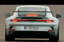 Прежде всего, напомним, почему Porsche 911 GT3 занял 1a или 1b в нашем списке автомобилей «если бы я выиграл в лотерею», помимо того факта, что компания заявила, что это у него «самая близкая связь с гоночными автомобилями 911 из всех GT3». Мощность 