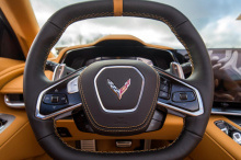 Mecum Auctions предложит последний 2020 Corvette на мероприятии в Киссимми на следующей неделе. Если этот Sebring Orange с интерьером Natural Dipped кажется вам знакомым, то вы правы. Ранее аукционная компания пыталась продать его в январе прошлого г
