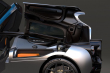 Гордон Мюррей, легендарный дизайнер McLaren F1, намеревался построить идеальный аналоговый суперкар для современной эпохи. Можно с уверенностью сказать, что он добился успеха с T.50. Ограниченный всего 100 экземплярами, T.50 - это суперкар старой зак