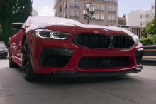 Появление iX3 в новом фильме происходит одновременно с его фейслифтингом. BMW представил обновленный iX3 несколько недель назад, и он получил аналогичные визуальные изменения, такие как более гладкие фары, как на 2022 X3, хотя iX3 сохранил уникальную