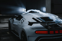 Bugatti представил Centodieci еще в 2019 году, но он все еще не закончен. Пару месяцев назад мы видели видео его тестирования на Нюрбургринге, где он проходил испытания вместе с Chiron Super Sport 300+. В отношении гиперкара ограниченной серии дела и