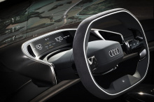 Audi - не первый производитель, который вернулся к старым традициям. Ян Каллум официально заявлял, что большие сенсорные экраны доставляют неудобство, и после множества жалоб Honda в конце концов дала своим клиентам традиционную кнопку регулировки гр