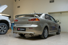 Монтаж аксессуаров и установка тюнинг обвеса из пластика для Mitsubishi Lancer X