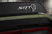 Jailbreak для Dodge Challenger SRT Hellcat Redeye Widebody позволяет сочетать опции более чем в 20 категориях, включая семь вариантов сидений, колес, шесть вариантов окраски тормозных суппортов, пять вариантов внешней отделки, по четыре варианта руля
