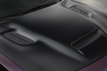 Модели Jailbreak снимают ограничения на выбор цветовых комбинаций и добавляют новые заводские опции, чтобы дать энтузиастам свободу создать такой автомобиль Dodge, который идеально соответствует их индивидуальному стилю.