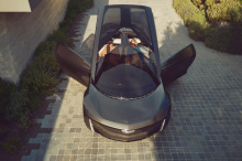 Портфолио Halo от Cadillac предлагает каждому пассажиру персонализированный опыт благодаря программно-определяемым функциям и расширенным возможностям подключения автомобилей благодаря программной платформе GM Ultifi.
