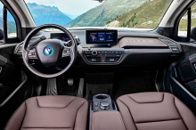 BMW i3 ушел с многих рынков в прошлом году из-за сокращения продаж с пониманием того, что в этом году производство i3 во всем мире подойдет к концу. После ухода в этом сегменте у бренда будет пробел, но это будет временно, поскольку появление полност