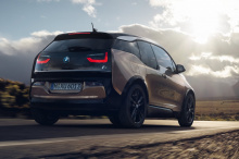 В беседе с Autocar неназванный представитель BMW подтвердил, что последняя модель i3 будет собрана на заводе в Лейпциге в июле этого года. Это решение было принято в связи с прибытием Mini Countryman третьего поколения, сборка которого будет осуществ