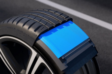 В Pilot Sport 5 компания Michelin сосредоточилась на повышении уровня сцепления как в сухих, так и в мокрых условиях. Благодаря обновленному пятну контакта также улучшились устойчивость рулевого управления и тормозные качества. Новая конструкция боко
