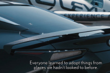 Хотя это может показаться довольно тонким дополнением, команда Lexus потратила много времени на исследования и разработки. Во время испытательных полетов с Ёсихидэ Муроя инженеры изучили крылья самолета, уменьшающие лобовое сопротивление, и связанные