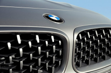 BMW Z4 в настоящее время доступен с 2,0-литровым двигателем с турбонаддувом мощностью 255 лошадиных сил и крутящим моментом 400 Нм, который может разогнаться до 100 км/ч всего за 5,2 секунды. sDrive M40i — это то, что вам нужно, если вам нужна реальн