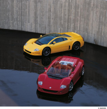 Концепт-купе W12 был оснащен двигателем W12 объемом 5,6 л, созданным путем объединения двух двигателей VR6 объемом 2,8 л на общем коленчатом валу. Двигатель W12 выдавал мощность 414 л.с. через систему полного привода Syncro и шестиступенчатую секвент