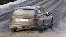 Абсолютно новое поколение Volkswagen Passat B9 было замечено на испытаниях в зимних условиях в кузове универсал.