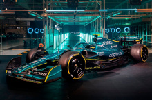 Автомобиль Aston Martin F1 в настоящее время использует двигатель Mercedes-Benz, имитирующий дорожные автомобили. Aston Vantage, DB11 и DBX используют версию знаменитого 4,0-литрового твин-турбо V8 от Mercedes-AMG. В совершенно новом DBX 707 он выдае