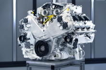В 2026 году Формула-1 откажется от одной из двух систем зарядки аккумуляторов, используемых в нынешних силовых агрегатах. Он сохранит рекуперативную тормозную систему, которая дешевле в разработке и актуальна для дорожных автомобилей.