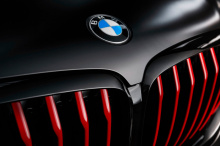 BMW производит одни из лучших в мире автомобилей, а ее подразделение M, отвечающее за все хардкорные спортивные модели, отмечает 50-летие производства крутых немецких спортивных автомобилей. Чтобы отпраздновать это знаменательное событие, BMW выпусти