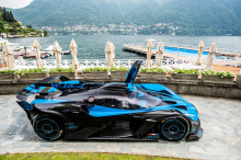 Bugatti Bolide, возможно, является самой экстремальной концепцией гиперкара десятилетия, с его дикой аэродинамикой и невероятными аэродинамическими улучшениями, которые вы никогда не ожидаете увидеть на серийном автомобиле. Bugatti строит всего 40 та