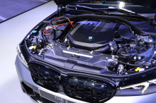 Примечательно, что он включает в себя xDrive, систему полного привода BMW, которая является единственным способом получить M340i.