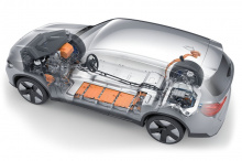 BMW говорит, что выгода от переработки этих батарей будет почти немедленной. Баварский бренд заявляет, что наблюдает сокращение выбросов CO2 на 70% по сравнению с использованием только что изготовленных аккумуляторных материалов. 