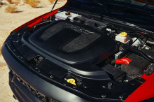 Сообщается, что предстоящий Ford F-150 Raptor R будет предлагать тот же 5,2-литровый двигатель Predator V8 с наддувом, что и Shelby GT500, поэтому Ram должен сделать все, что в его силах, чтобы сохранить доминирование на рынке мощных пикапов. Не счит