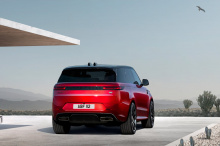 Новый Range Rover Sport будет разминаться в знаменитом подъеме на холм и воспользуется возможностью, чтобы продемонстрировать новую архитектуру шасси, систему пневматической подвески и, самое главное, новый двигатель V8 с двойным турбонаддувом мощнос