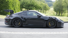 Основанный на уже превосходном 911 GT3, выпущенном в прошлом году, GT3 RS предлагает еще более серьезные впечатления от вождения.