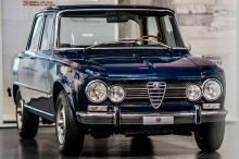 Эти празднования проходят всего через несколько дней после того, как Alfa Romeo объявила о новой идентичности бренда, которая, как они надеются, поможет ей на пути к переосмыслению. В рамках этого возрождения Alfa делает большие ставки на новые модел