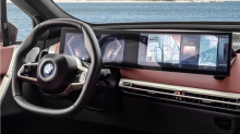 Впервые мы увидели дебют новейшей системы OS8 iDrive на полностью электрической модели iX, затем на i4 и последующих 2-й серии Active Tourer. BMW заявляет, что внедрение Android Automotive в «определенные модельные ряды» начнется в марте 2023 года и 