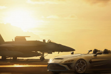 Aston Martin говорит, что V12 Speedster был вдохновлен истребителями, в частности F/A-18. Это самолет, который пилотировал персонаж Тома Круза Маверик в популярном фильме «Топ Ган: Маверик». Неудивительно, что один из 88 покупателей V12 Speedster хот