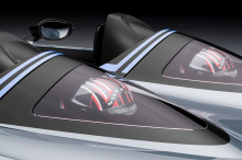 Британский автопроизводитель объявил в социальных сетях о новом V12 Speedster Top Gun: Maverick Specification, особо отметив новый фильм и культовую франшизу.