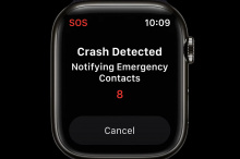 Системы, которые обнаруживают автомобильные аварии и оповещают службы экстренной помощи, существуют уже некоторое время. Тем не менее, Apple выпустила технологию для интеграции этой функции в носимые устройства с новыми Apple Watch и новым iPhone. 