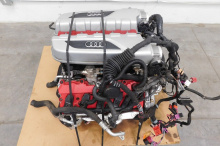 Если вы хотите купить уникальный двигатель для своего собственного творения, вы можете сделать со звучным двигателем V10. Это, безусловно, то, чего добивается продавец этого двигателя Audi R8 V10. Этот 5,2-литровый двигатель FSI, выставленный на eBay