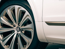 Мы уже видели значок Odyssean на Bentley Flying Spur, но теперь настала очередь внедорожника Bentayga от производителя роскошных автомобилей украсить именную табличку ограниченной серии. Это новый Bentayga Odyssean Edition, который поступит в продажу