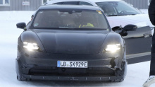 Новый трехмоторный Porsche Taycan станет топовым электромобилем