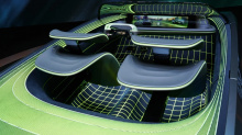Электромобиль с откидным верхом Nissan Max-Out представляет собой физическую версию цифрового концепта, впервые представленного в 2021 году