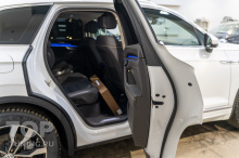 Монтаж бесштыревых доводчиков дверей Smart Lock в Volkswagen Tuareg III 
