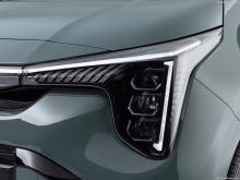 Новый Picanto получает световую полосу во всю ширину спереди и сзади, но она уникальна для отделки GT-Line; младшие модели имеют черную отделку. Реплики спортивного дизайна на старой машине, такие как привлекательные красные всполохи, заменены более 