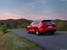 Со стартовой ценой в 7,9 млн рублей обновленный Volkswagen Touareg получил множество обновлений, чтобы соперничать с такими давними конкурентами, как BMW X5 и Mercedes GLE. Премиум-внедорожник доступен для заказа с пятью различными силовыми агрегатам
