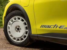 Mustang Mach-E, возможно, не первая машина, о которой вы думаете, когда кто-то говорит «ралли», но это не помешало Ford придать своему электрическому внедорожнику серьезный внедорожный потенциал. Похоже, что Mach-E Rally будет чувствовать себя как до