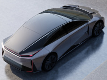 LF-ZC расшифровывается как «Lexus Future Zero Emission Catalyst», и в Lexus заявляют, что концепция демонстрирует стремление компании к «повышенной динамике вождения» и «бескомпромиссному дизайну».