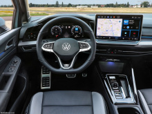 Обновленная версия хэтчбека Volkswagen Golf восьмого поколения была представлена в 2024 году, а вместе с ней VW Golf Estate получил такое же обновление среднего класса.