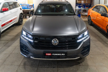 107893 Оклейка всего Volkswagen Touareg в полиуретан, полировка и установка доводчиков