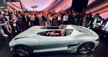 Speedster Super 9 был создан руководителем отдела дизайна BYD Вольфгангом Эггертом, бывшим сотрудником Lamborghini и Audi.