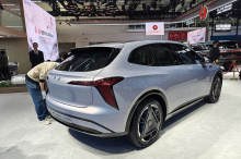 На Пекинском автосалоне состоялась презентация бренда Hongqi, принадлежащего компании FAW