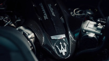 Maserati представляет две новые специальные модели суперкара MC20 в честь 20-летия гиперкара MC12