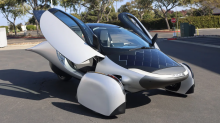 Компания Aptera, разработчик трёхколёсного автомобиля Slipper, объявила об успешном завершении первой тестовой поездки. В ходе путешествия протяжённостью около 500 км команде удалось сэкономить примерно 30 км запаса хода благодаря использованию солне