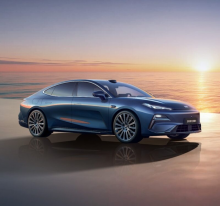 При этом он подчеркнул, что компания продолжит инвестировать в развитие электрических транспортных средств.