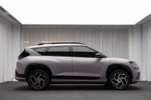 Пекинская компания Hyundai, созданная как совместное предприятие Hyundai Motor Company и BAIC, официально представила свой первый полностью электрический внедорожник — модель EO